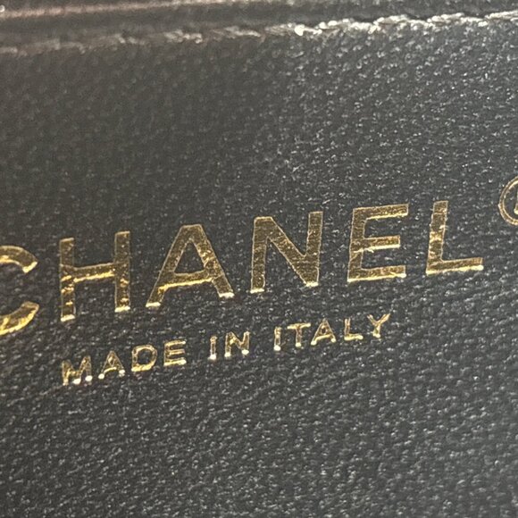 Chanel black quilted lambskin flap bag with top handle & crossbody chain - Picture 7 of 10